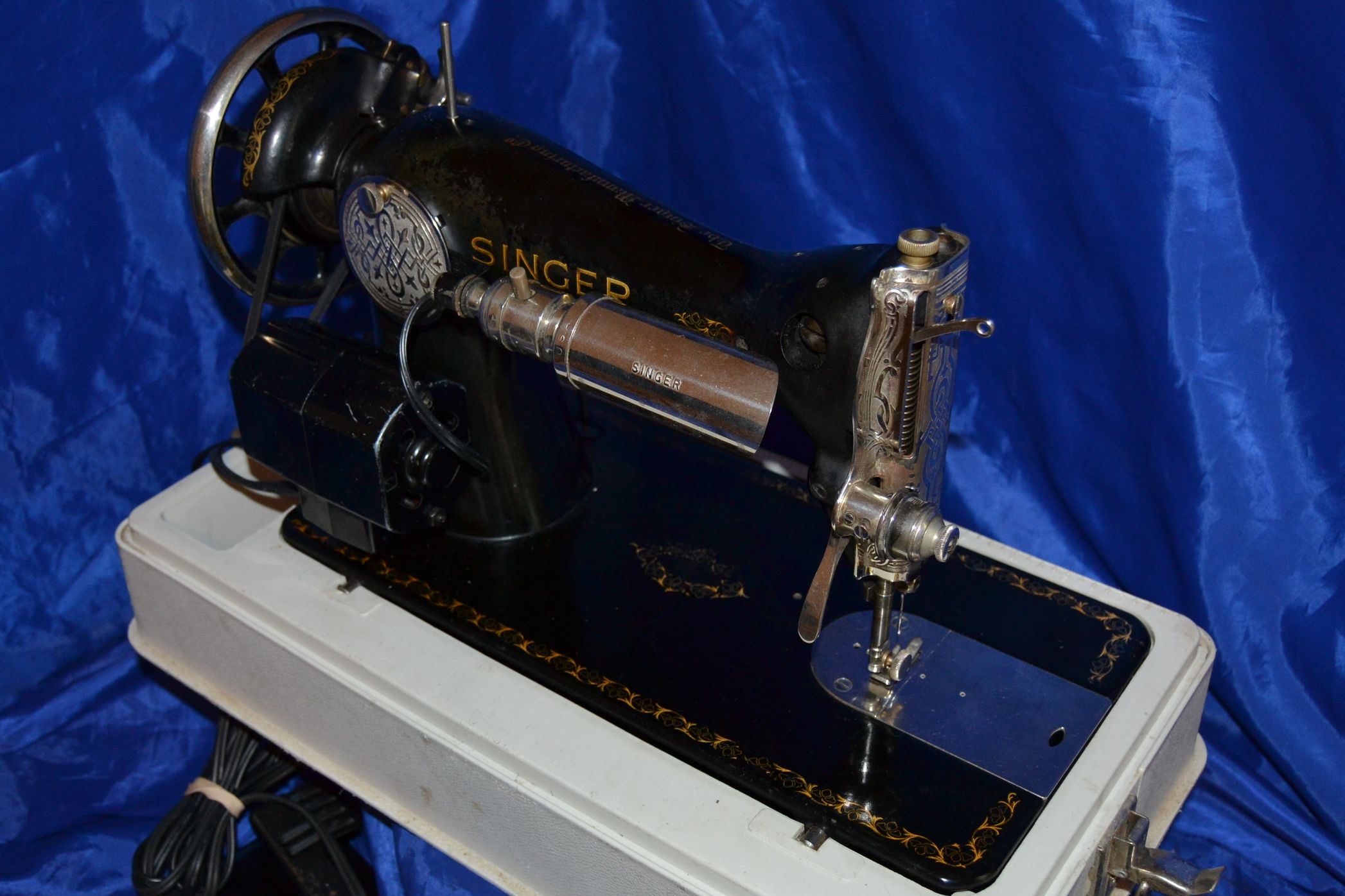 SINGER 1590 SEWING MACHINE INDUSTRIAL STRENGTH GEAR DRIVE SERVICED
