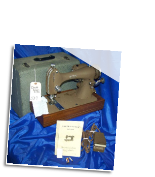 DAVIS REVERSEW ELECTRIC LONG SHUTTLE SEWING MACHINE DAVIS REVERSEW ELECTRIC LONG SHUTTLE SEWING MACHINE