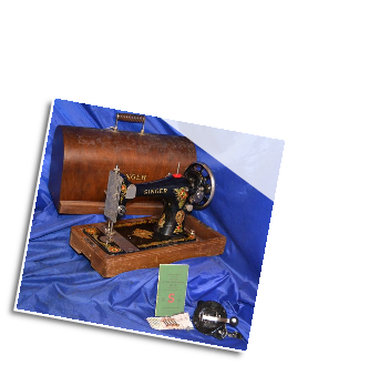 SINGER 128-13 LONG SHUTTLE HAND CRANK SEWING MACHINE SINGER 128-13 LONG SHUTTLE HAND CRANK SEWING MACHINE