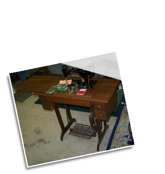 SINGER 15-90 TREADLE SEWING MACHINE SINGER 15-90 TREADLE SEWING MACHINE