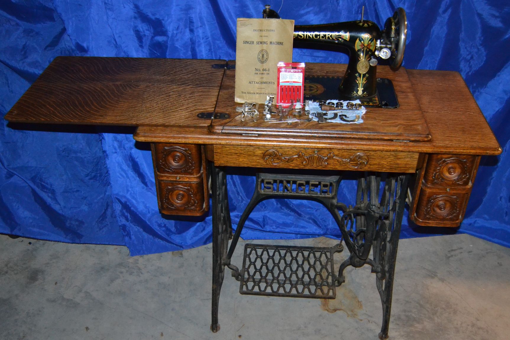 SINGER 66 LOTUS TREADLE SEWING MACHINE FOR SALE 1906